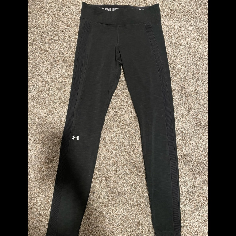 Under armor ribbed side strip leggings